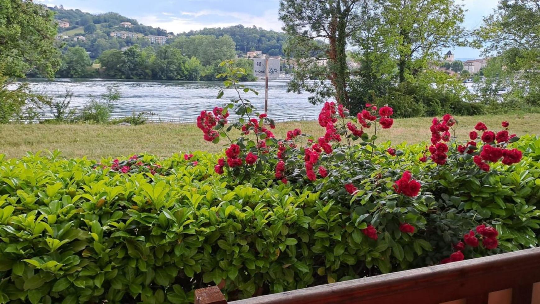 Mobile Home For You Les Rives De Condrieu Exterior foto