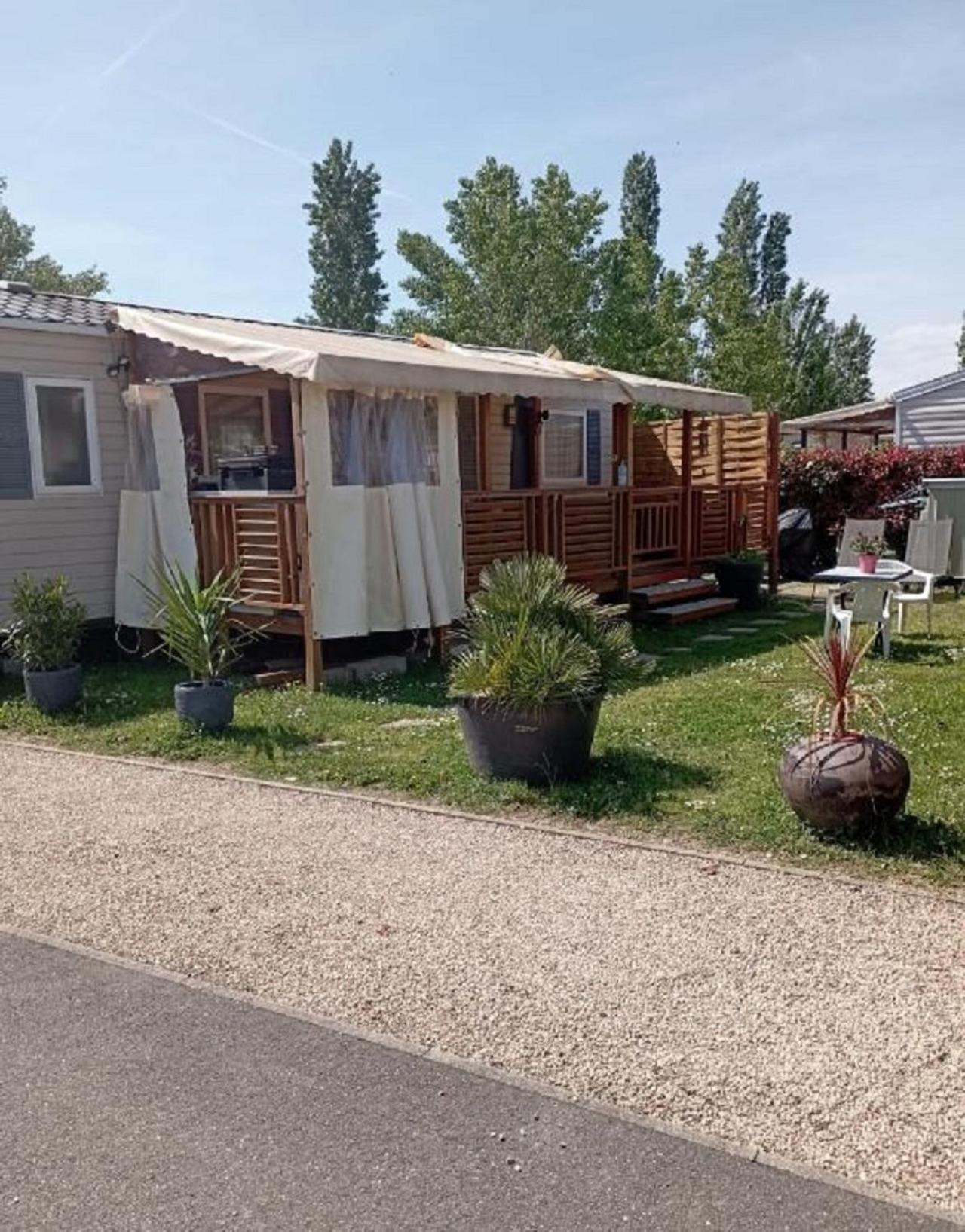 Mobile Home For You Les Rives De Condrieu Exterior foto